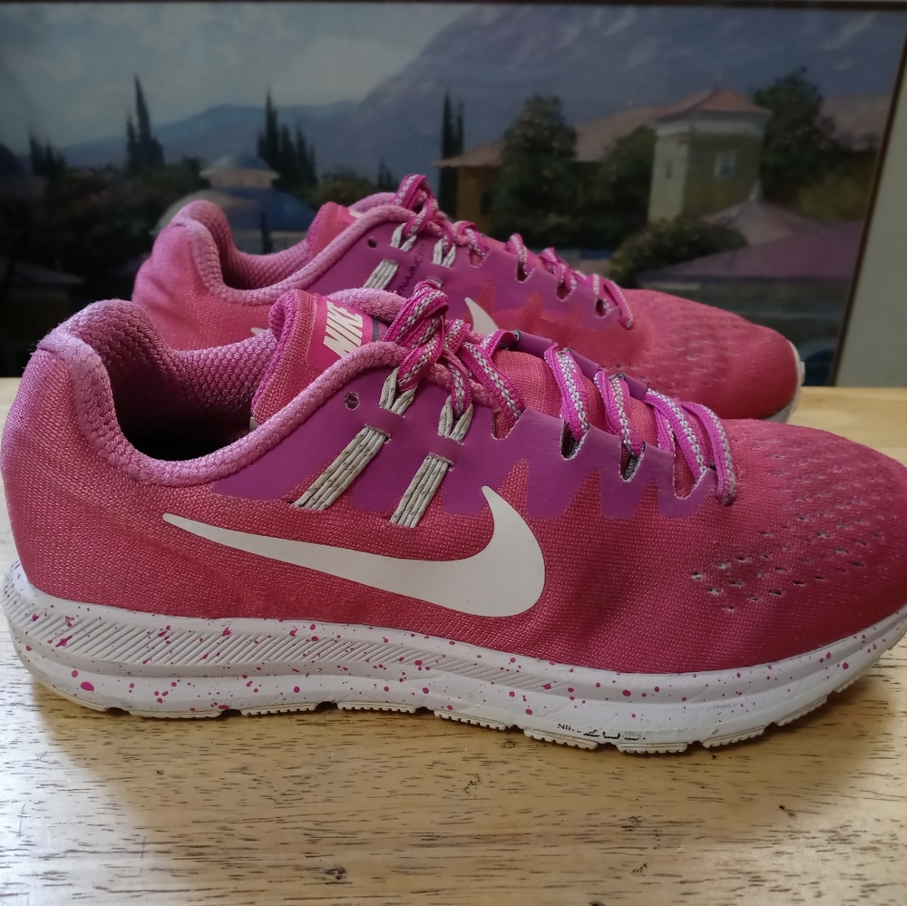 👟👟NIKE AIR PINK ZOOM STRUCTURE🛍👡GET YOUR PINK COLORS ON.👚🩱 - Picture 10 of 16